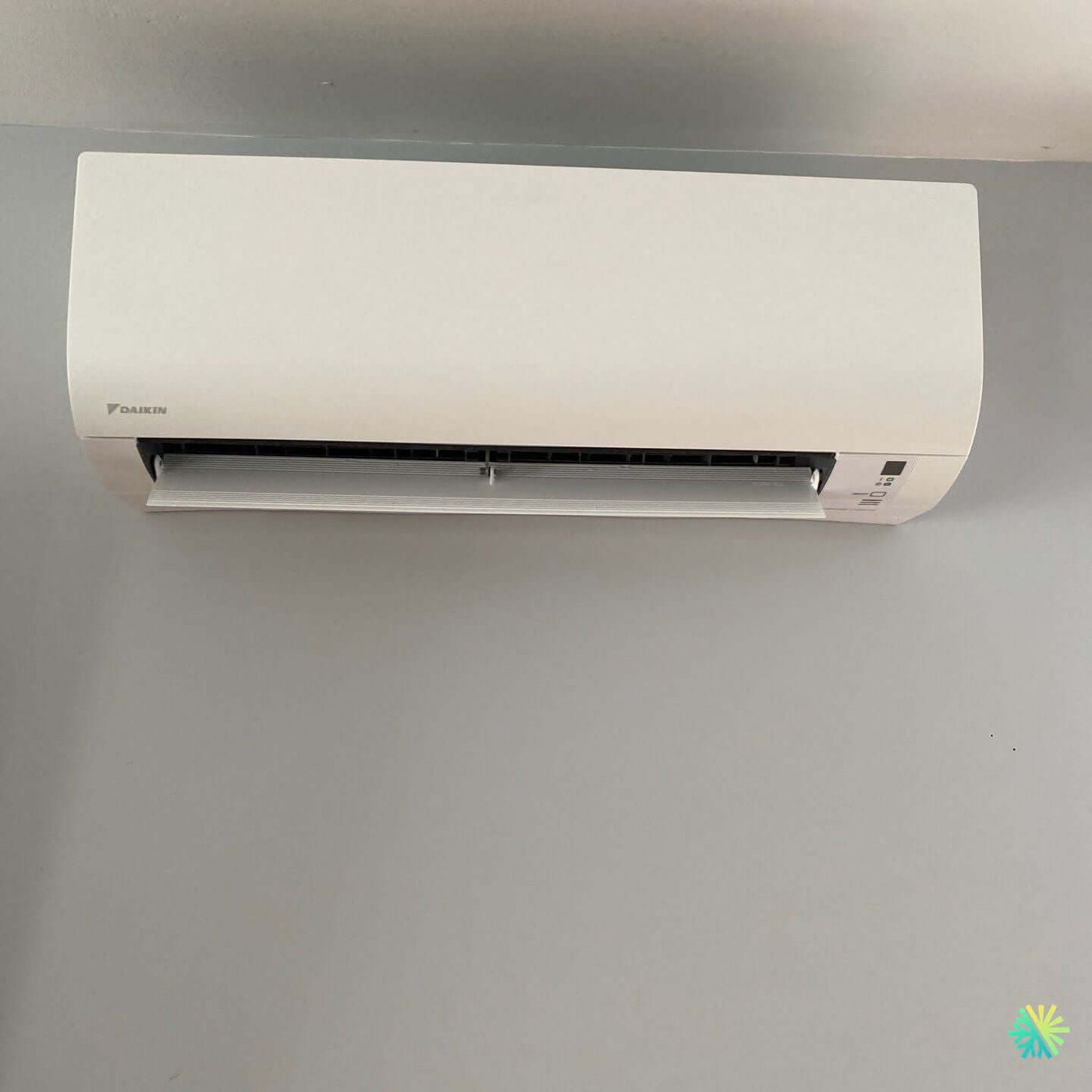 Installation d’une Daikin — Thermopompe murale R-32 à Villeray–Saint-Michel–Parc-Extension (Montréal)