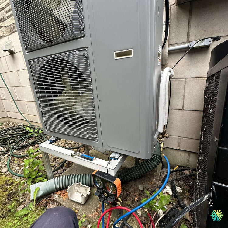 Réparation d’une thermopompe MultiZone Midea à Sainte-Dorothée