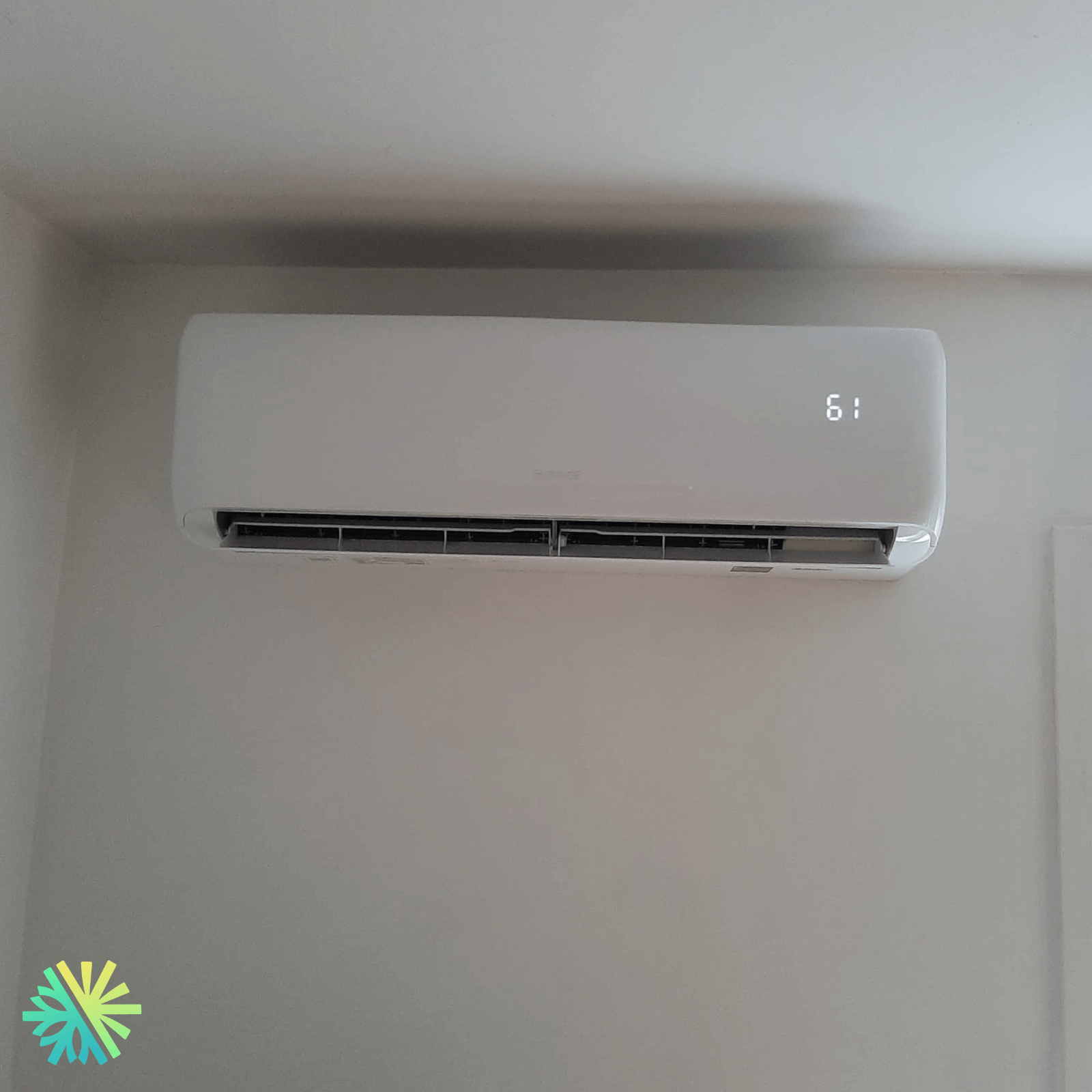 Installation d'une thermopompe murale Gree Vita à Delson, Rive-Sud