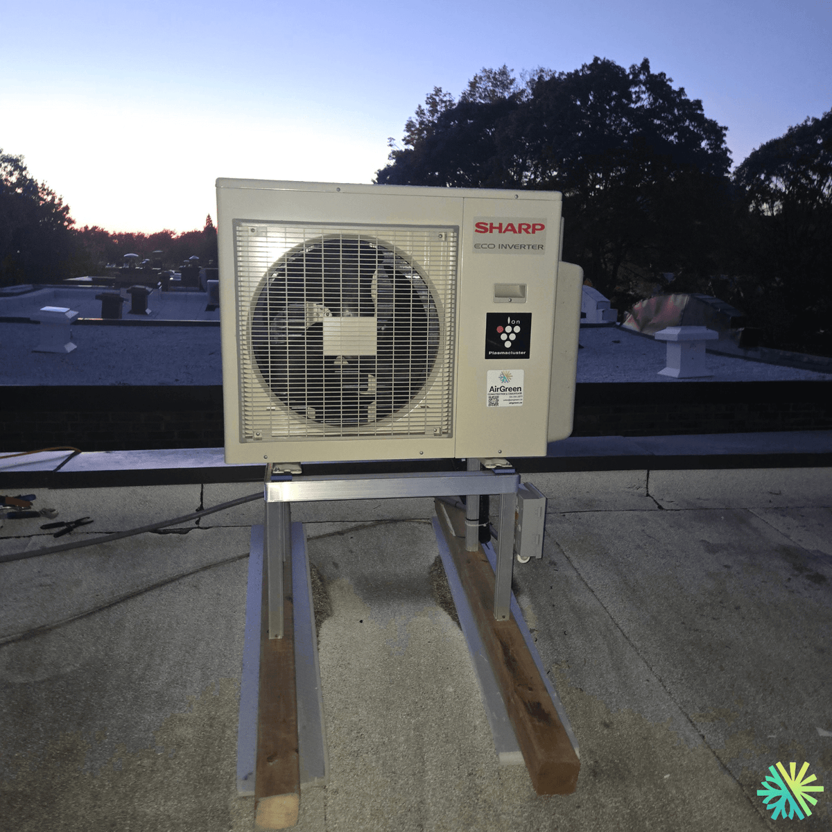 Installation d’une thermopompe murale Sharp à Rosemont–La Petite-Patrie