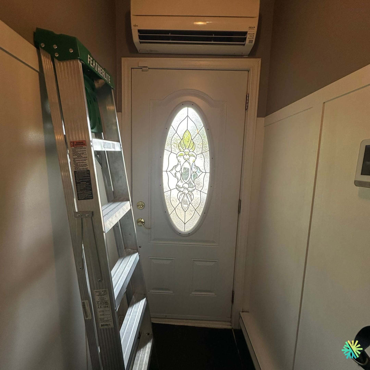 Installation of a Midea28 wall-mounted heat pump in Rosemont–La Petite-Patrie