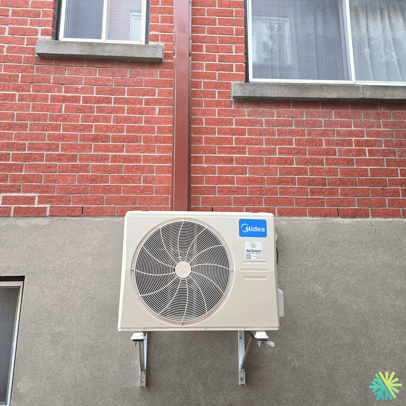Installation d’une thermopompe murale Midea à Rosemont–La Petite-Patrie