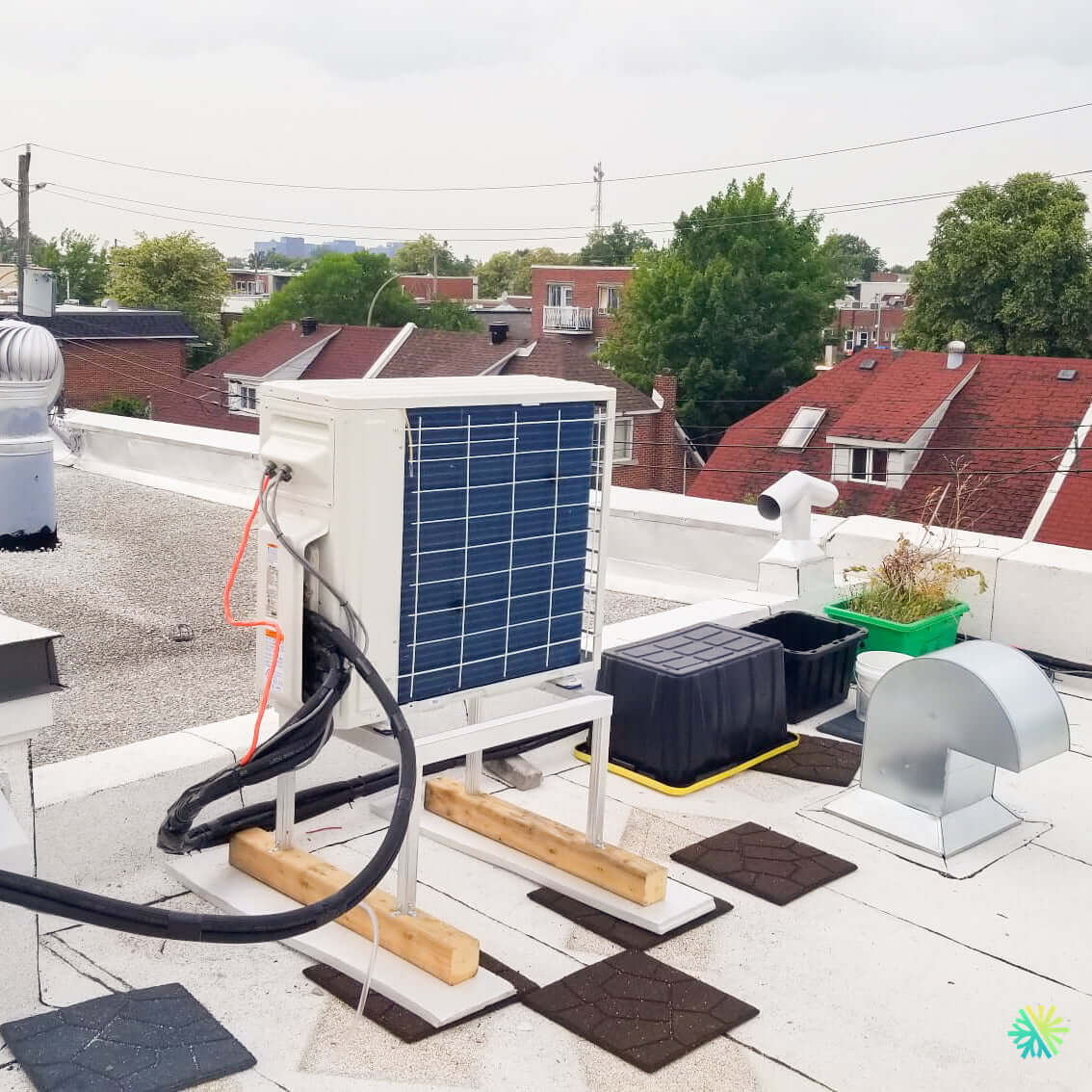 Installation d'une thermopompe murale 2 têtes GREE Freematch R32 à Sainte-Victoire-de-Sorel