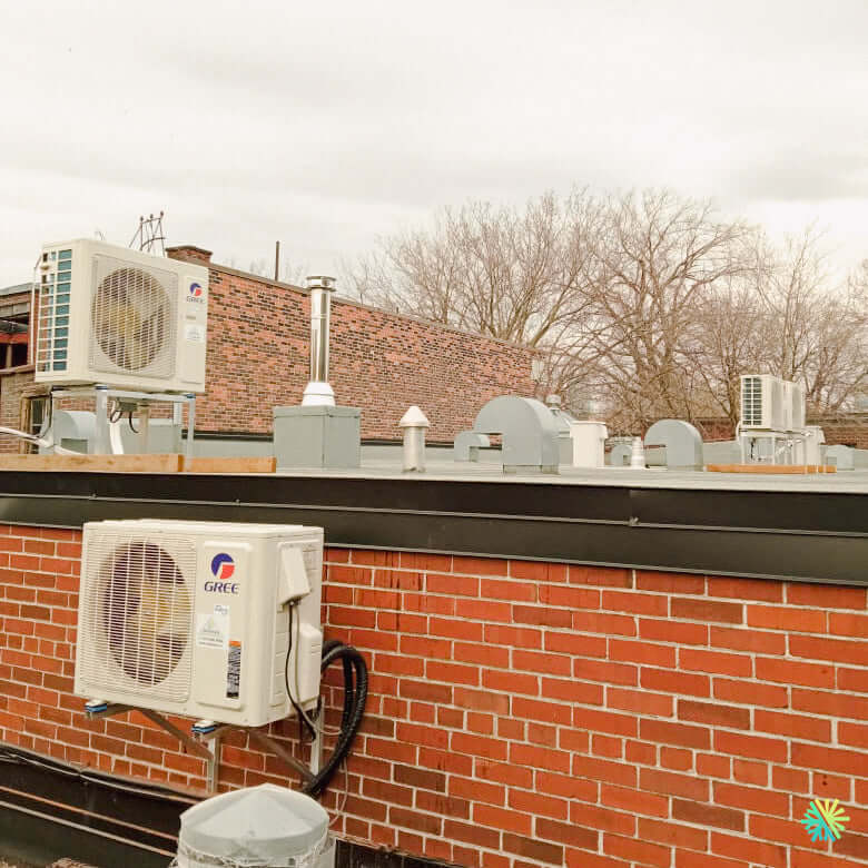 Pourquoi votre thermopompe murale souffle de l’air froid par temps très froid ? (Et comment y remédier)