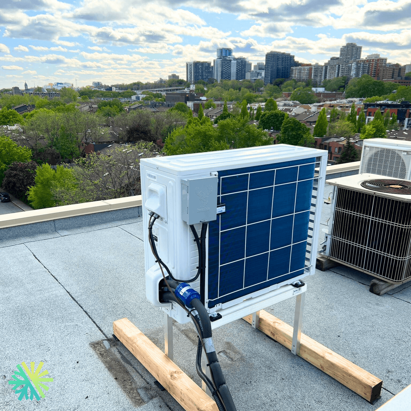 Installation d'une thermopompe murale Fujitsu LZAH1 à Montréal