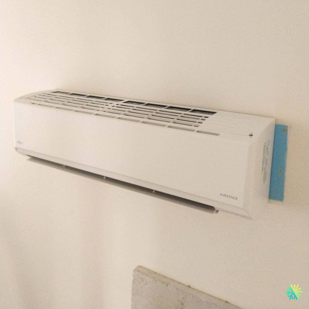 Installation d’une thermopompe murale Fujitsu AIRSTAGE Orion XLTH 24 000 BTU à Saint-François, Laval