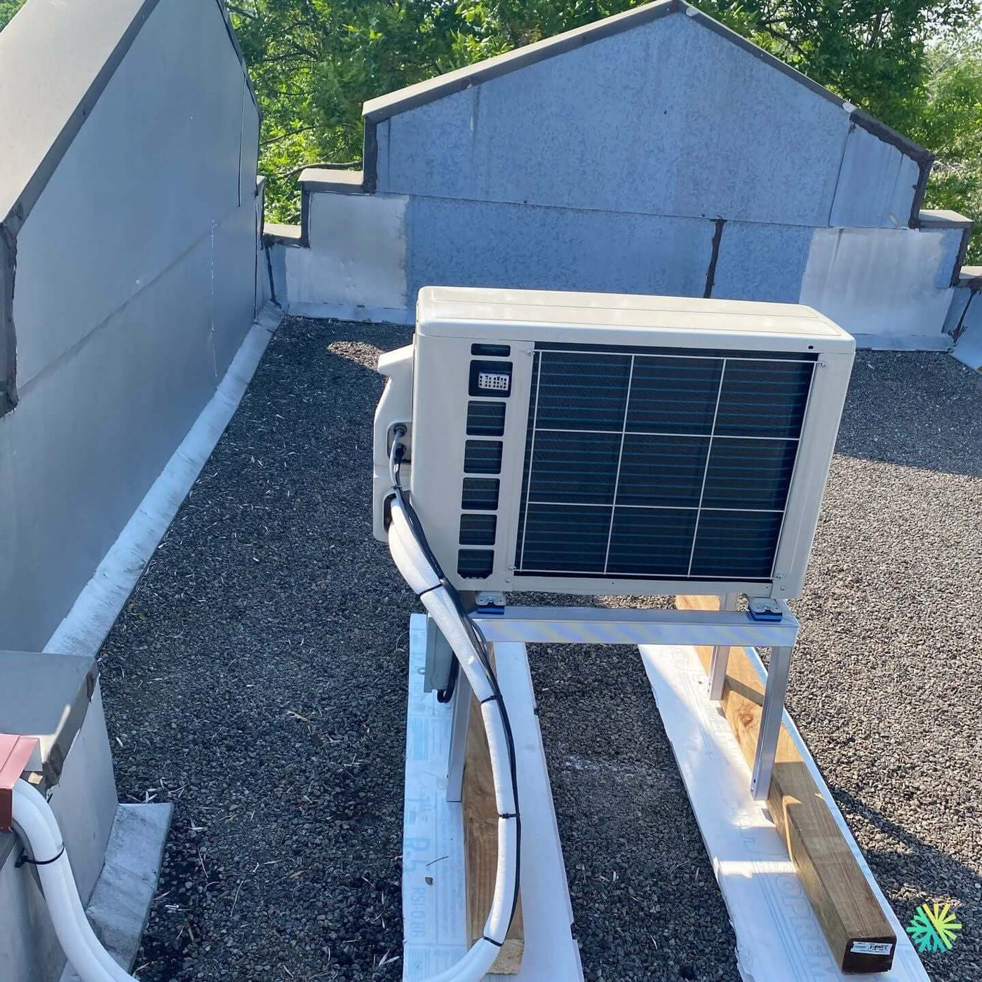Installation d’une Gree Livo R32 thermopompe murale à Rosemont–La Petite-Patrie