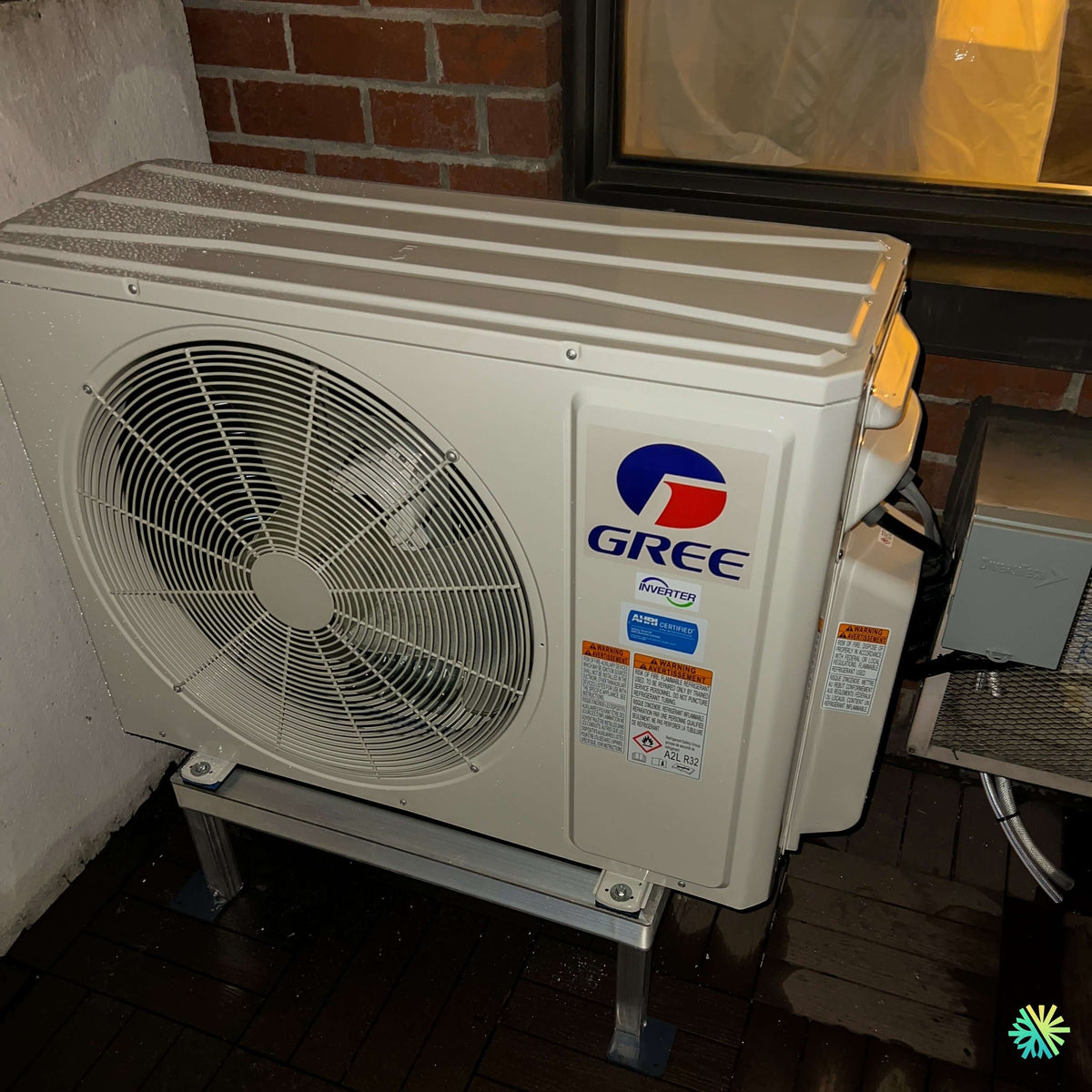 Installation d’une GREE CLIVIA R32 Thermopompe Murale – Climatiseur – Mini Split à Saint-Eustache sur la Rive Nord