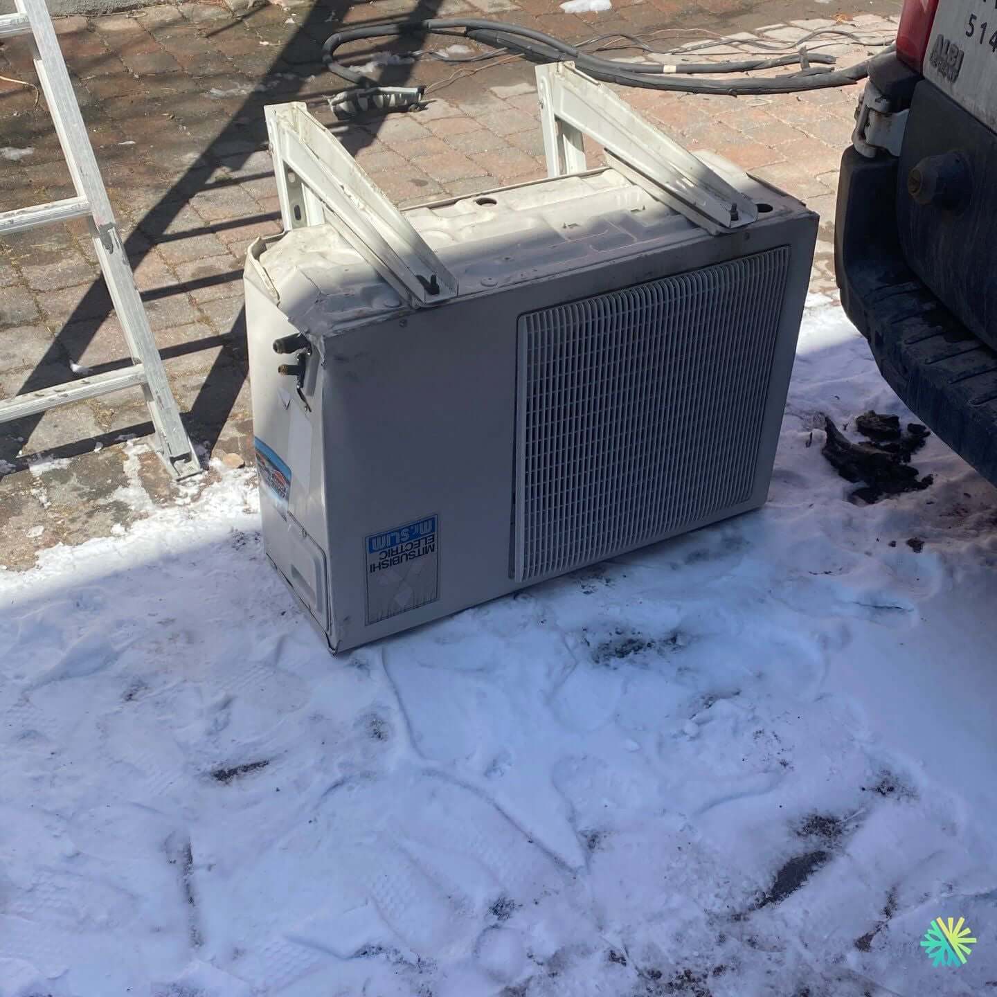 Réparation d’une thermopompe murale Mitsubishi Electric à Blainville