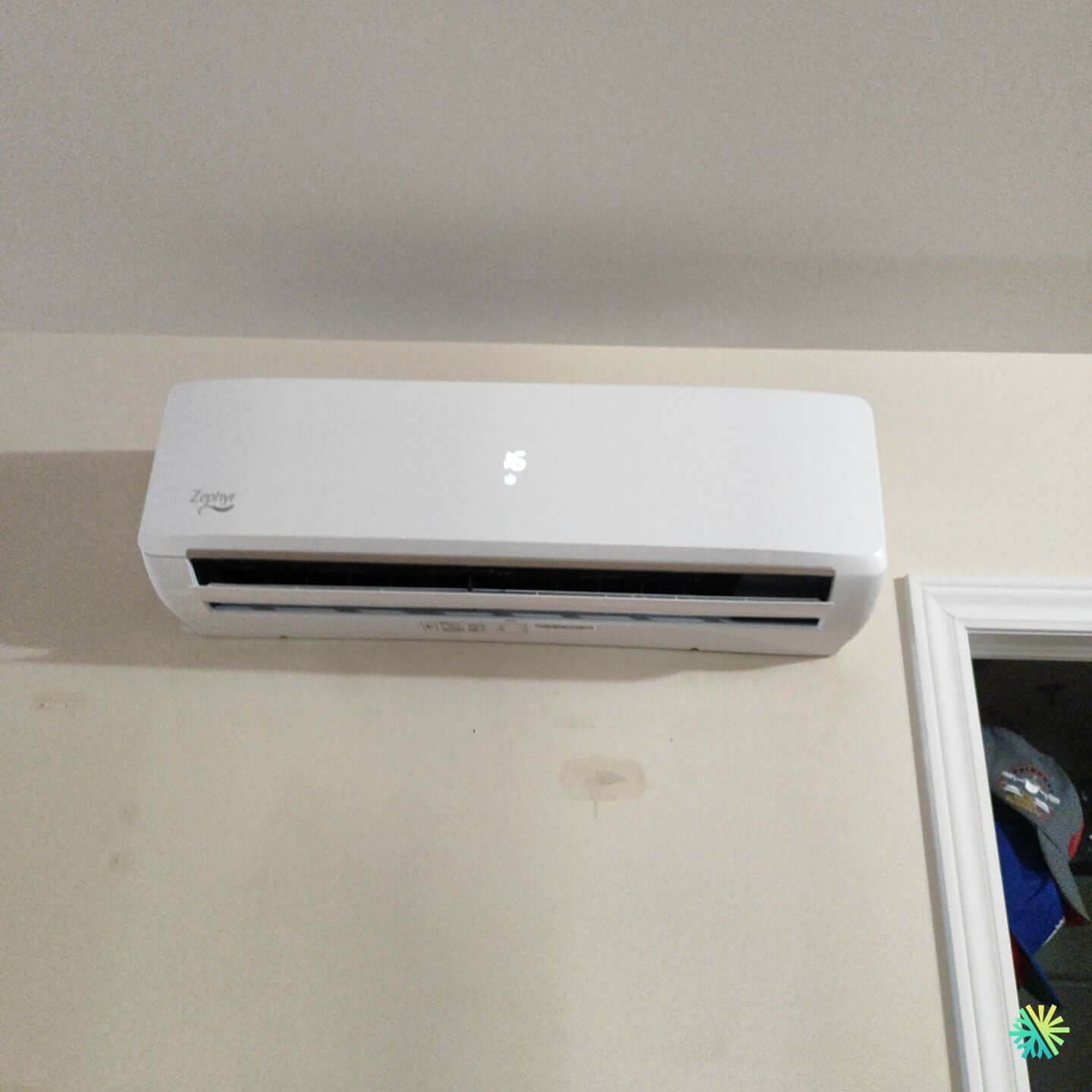 Installation d’une Zephyr Série Résidentielle thermopompe murale à Villeray–Saint-Michel–Parc-Extension