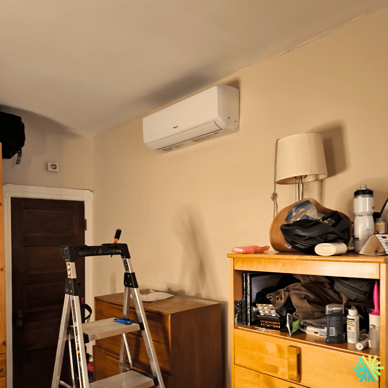 Installation d’une thermopompe murale Gree FreeMatch à Rosemont–La Petite-Patrie
