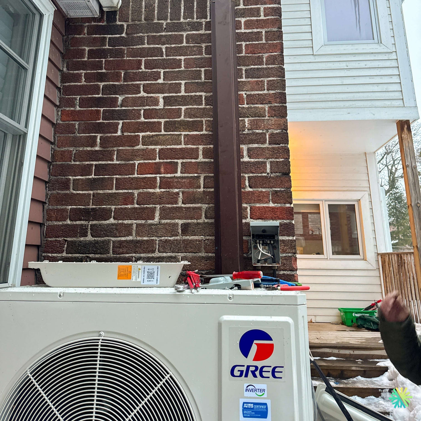 Installation of a GREE FREE MATCH R32 Thermopompe DoubleZone 2-Zones 2-Têtes in Sainte-Thérèse, Rive Nord