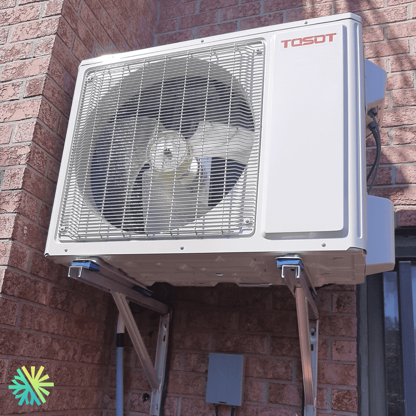 Installation d'une thermopompe murale Tosot LomoPlus à Pointe-Calumet