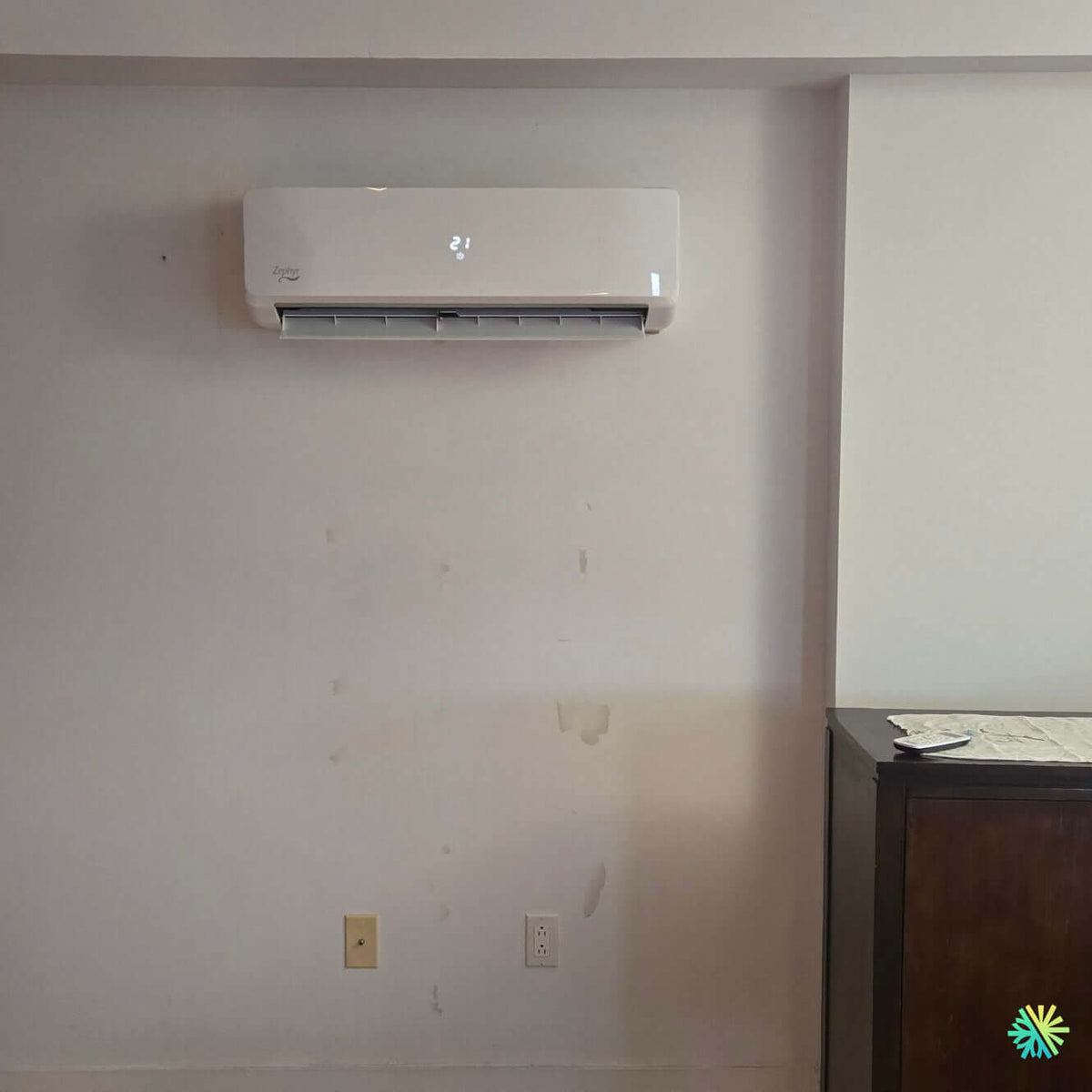 Installation of a Zephyr wall-mounted heat pump in Villeray–Saint-Michel–Parc-Extension