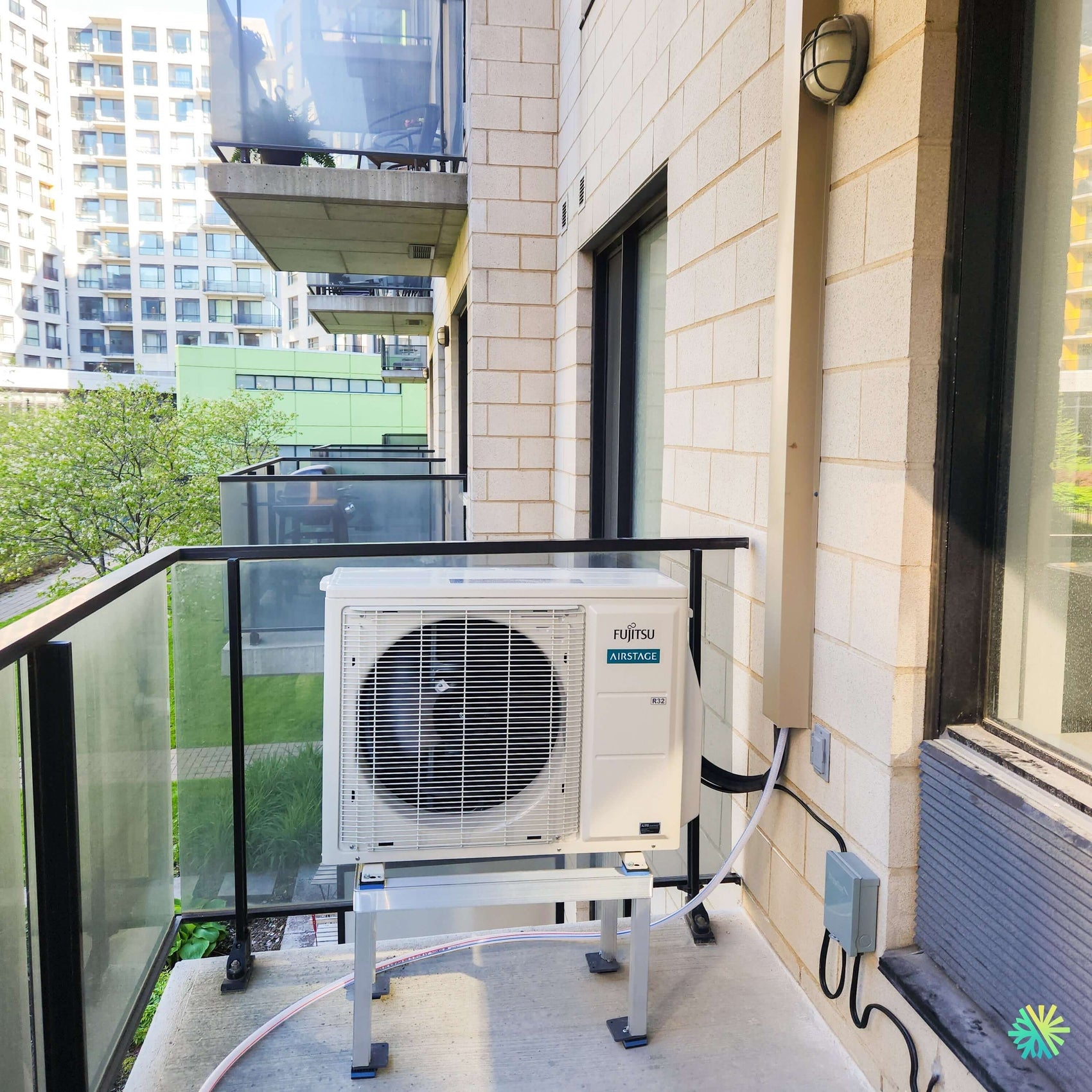 Installation d’une thermopompe murale FUJITSU AIRSTAGE ORION XLTH à Saint-Ours