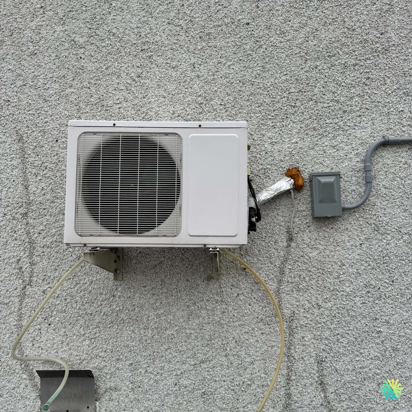 Réparation d’un climatiseur mural Midea à Ville Saint-Laurent