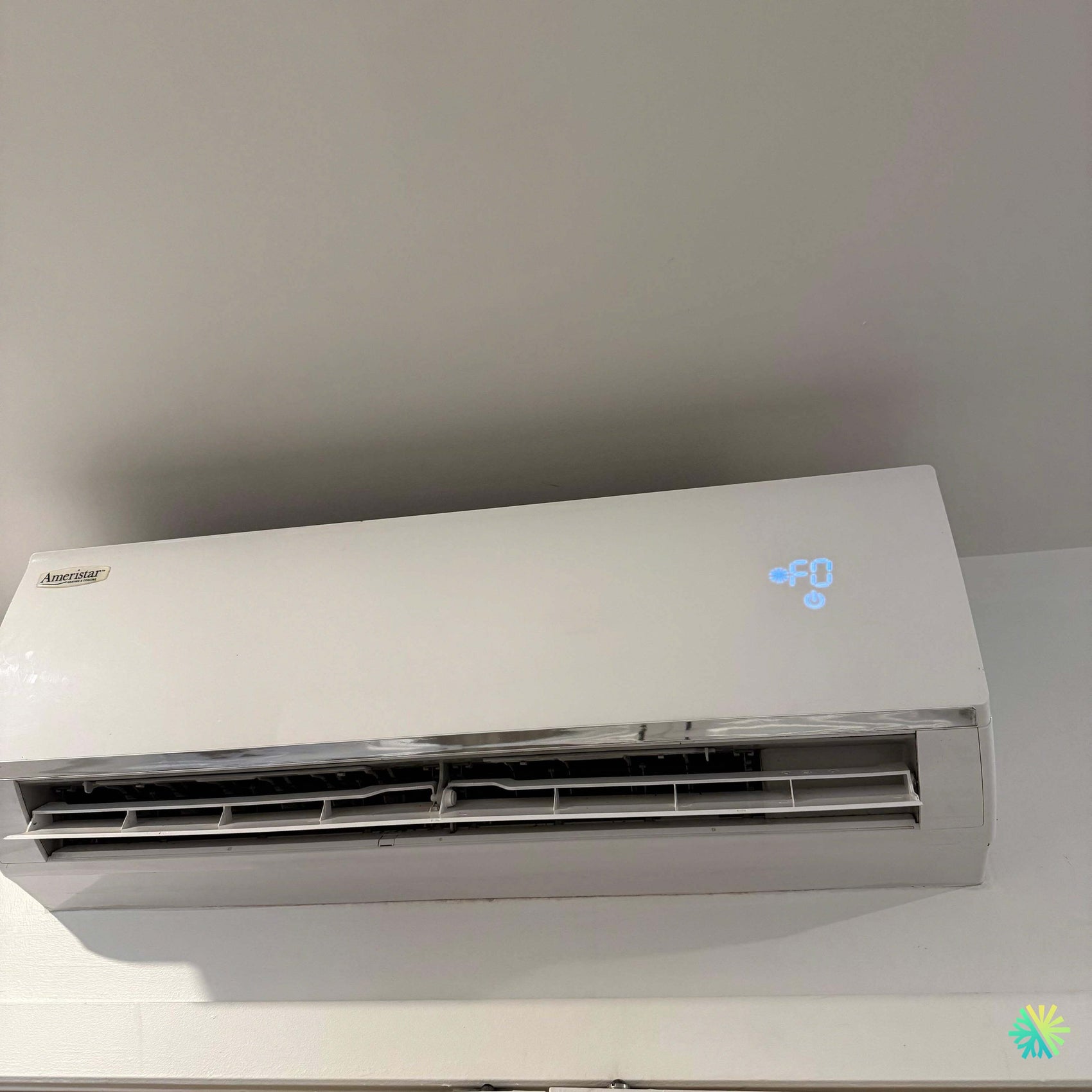 Installation d’une thermopompe murale Ameristar à Chomedey
