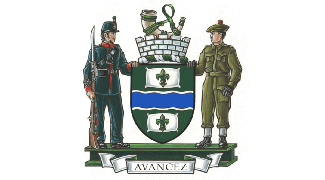 Coat of arms featuring two soldiers, crests, and the motto "Avancez" on a green and blue shield.