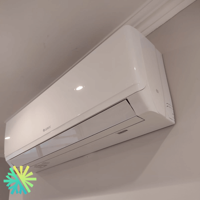 Installation of a Gree Extreme Wall-Mounted Mini Split in Town of Mount-Royal, Montreal
