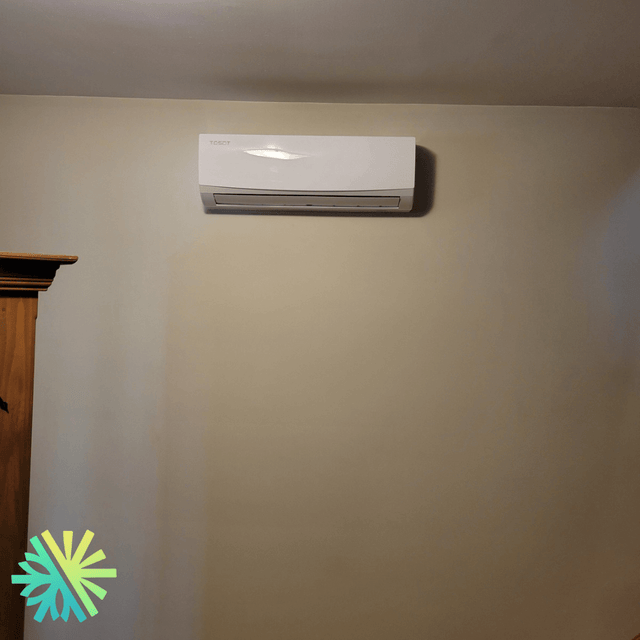 Installation d'une Thermopompe Murale LomoPlus UltraHeat de Tosot à L'Île-Bizard–Sainte-Geneviève