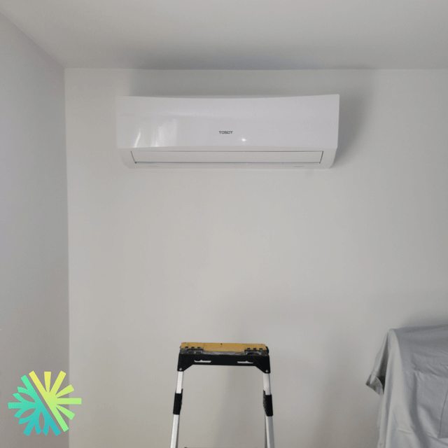 Installation of a Tosot LomoPlus UltraHeat Mini Split in Lachine, Montreal