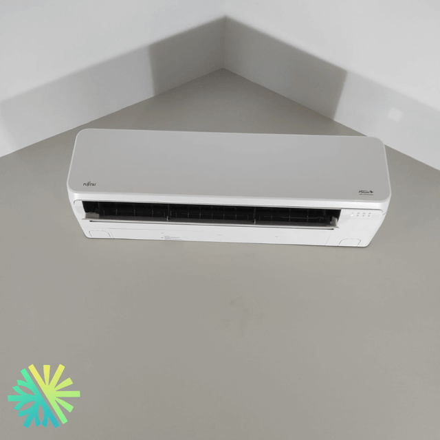 Installation of a Fujitsu RLXFWH Wall-Mounted Heat Pump in Outremont, Montreal
